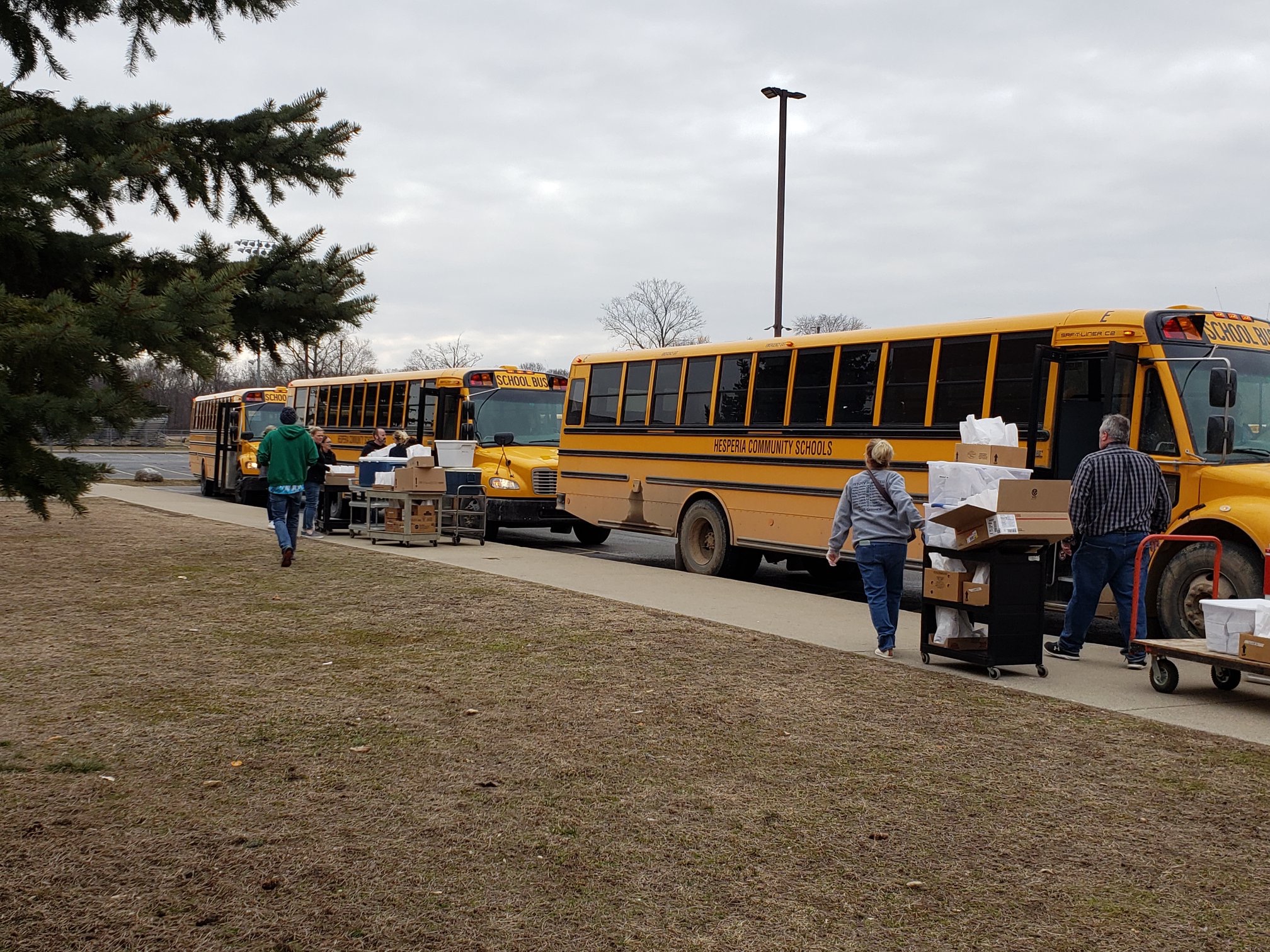 Hesperia schools bussing meals to students during shutdown
