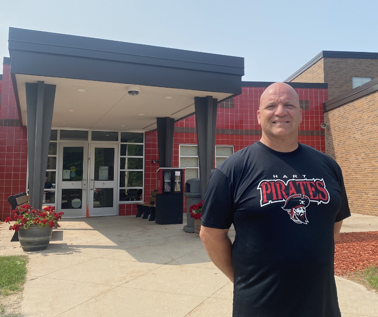 Brandon Bruce returns to Hart as elementary principal